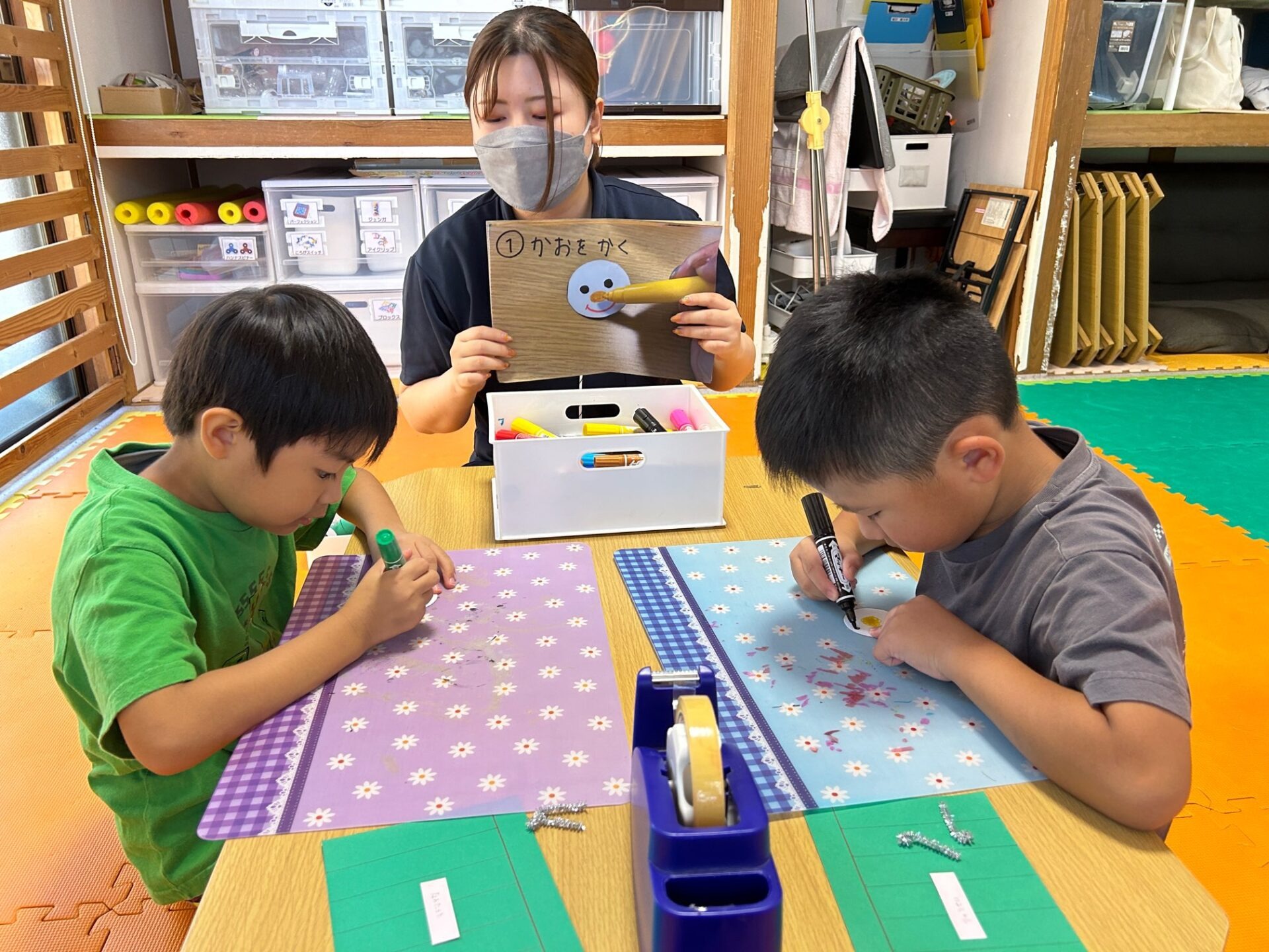 9月17日(火)  くねくねイモムシ制作