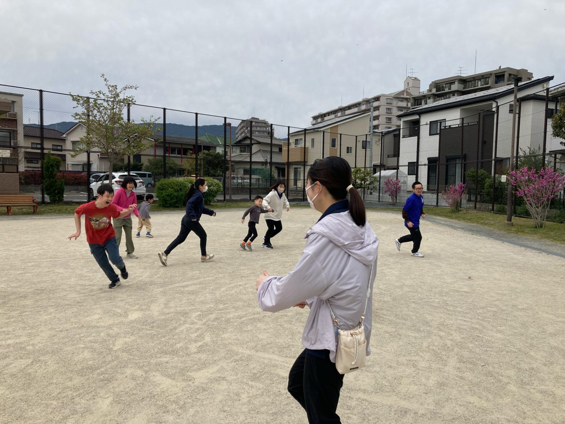 4月12日(土)  だんごむしおにごっこ