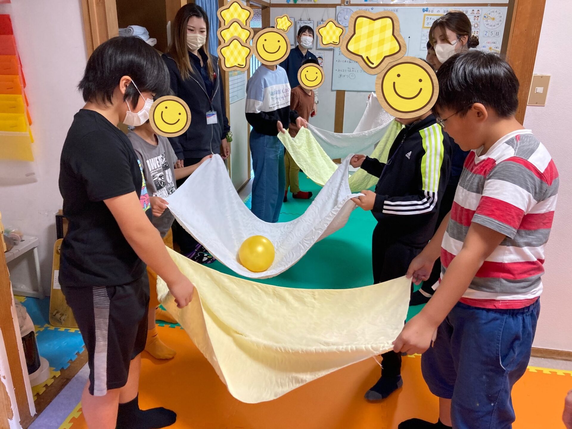 10月25日(水)  タオルでボールを運べ！ゲーム
