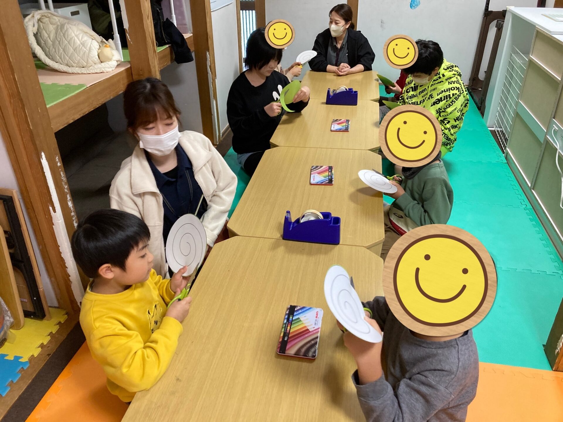 1月20日(月)  くるくるヘビ制作