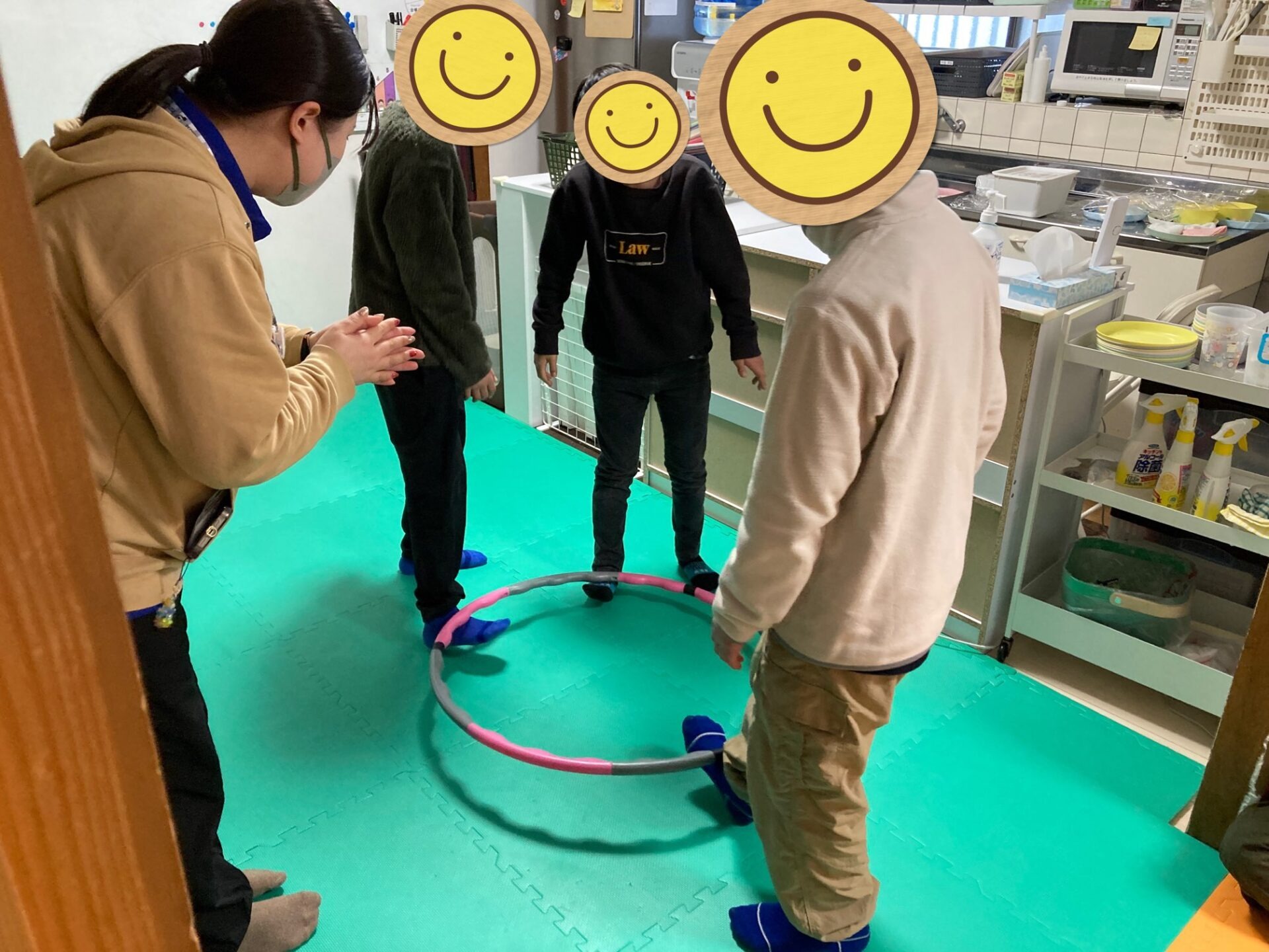 2月6日(木)  フラフープを運べ！