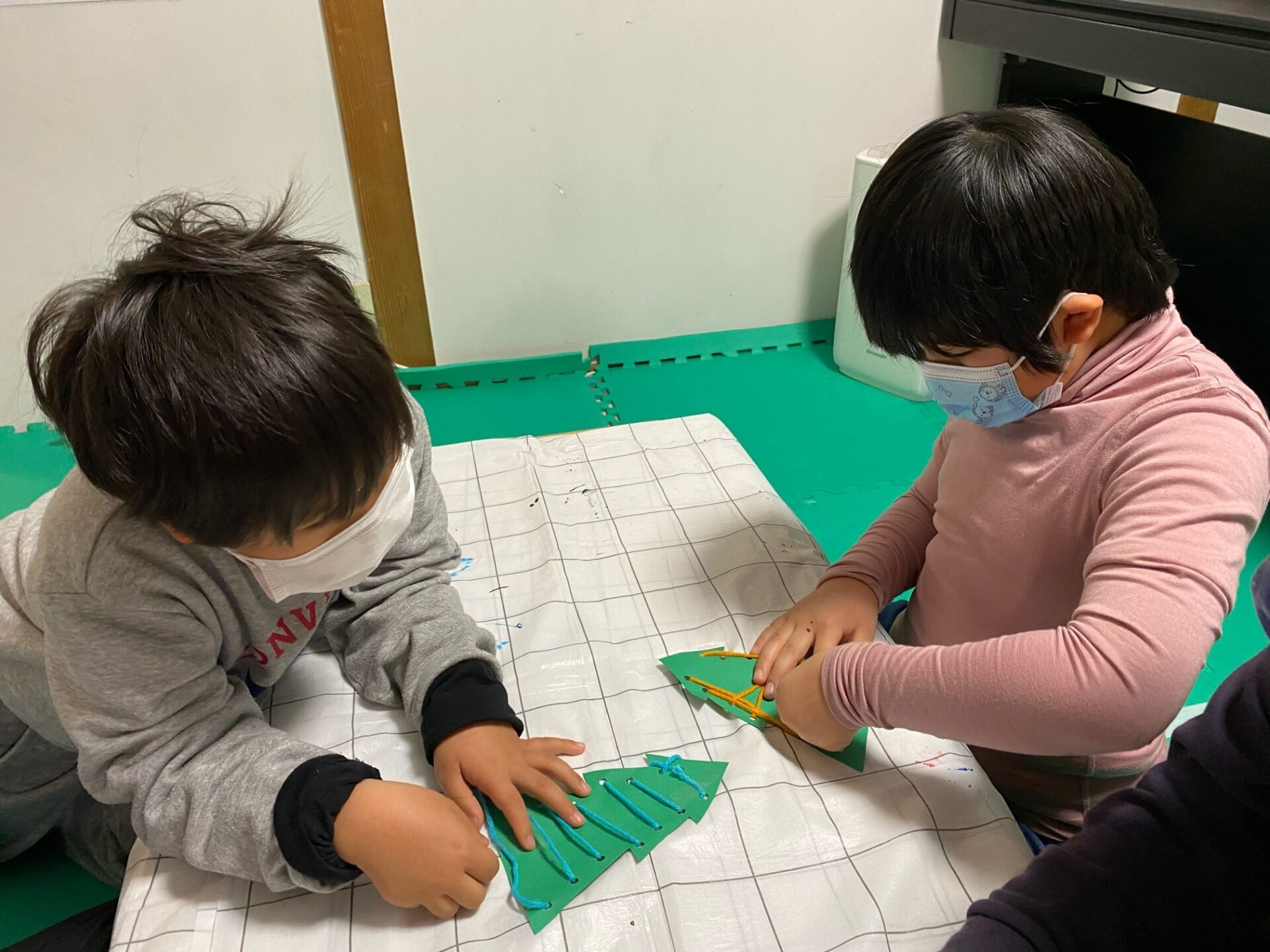 12月2日(木)  クリスマスツリー制作