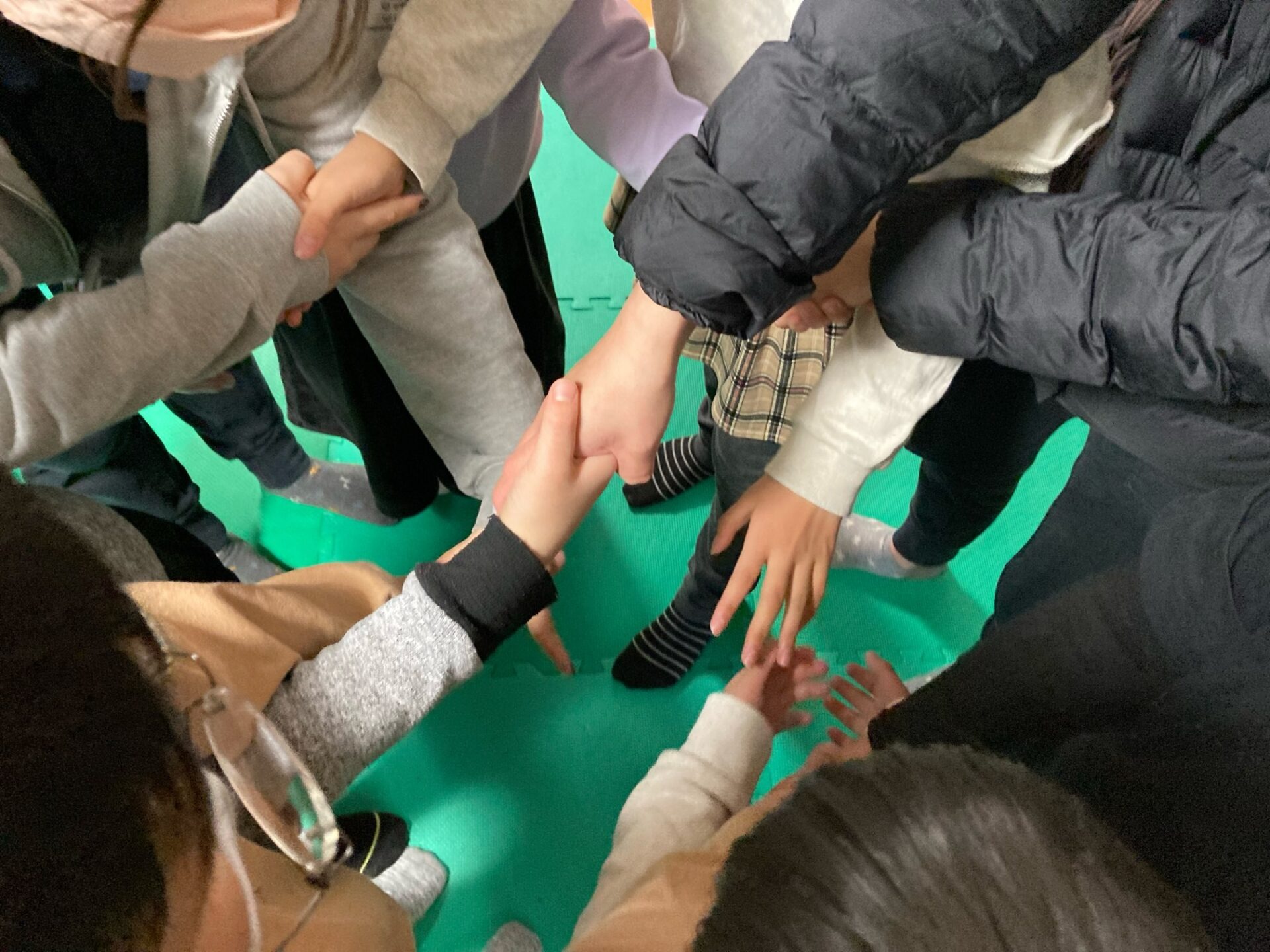 2月2日(木)  人間知恵の輪ゲーム