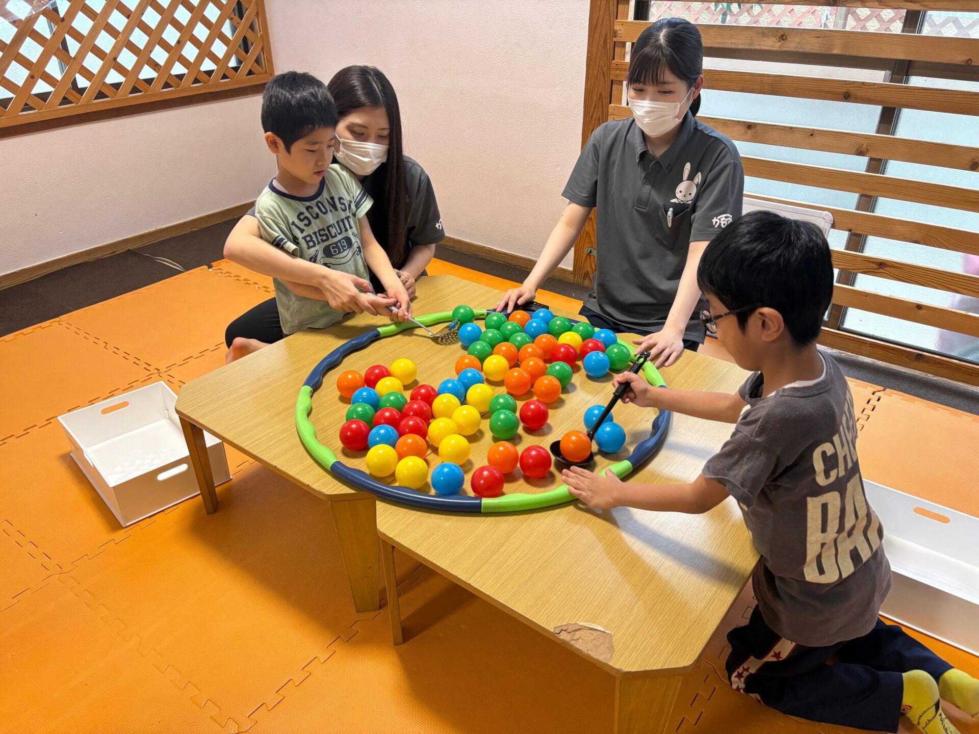 9月26日(金)  スプーンでボールすくい