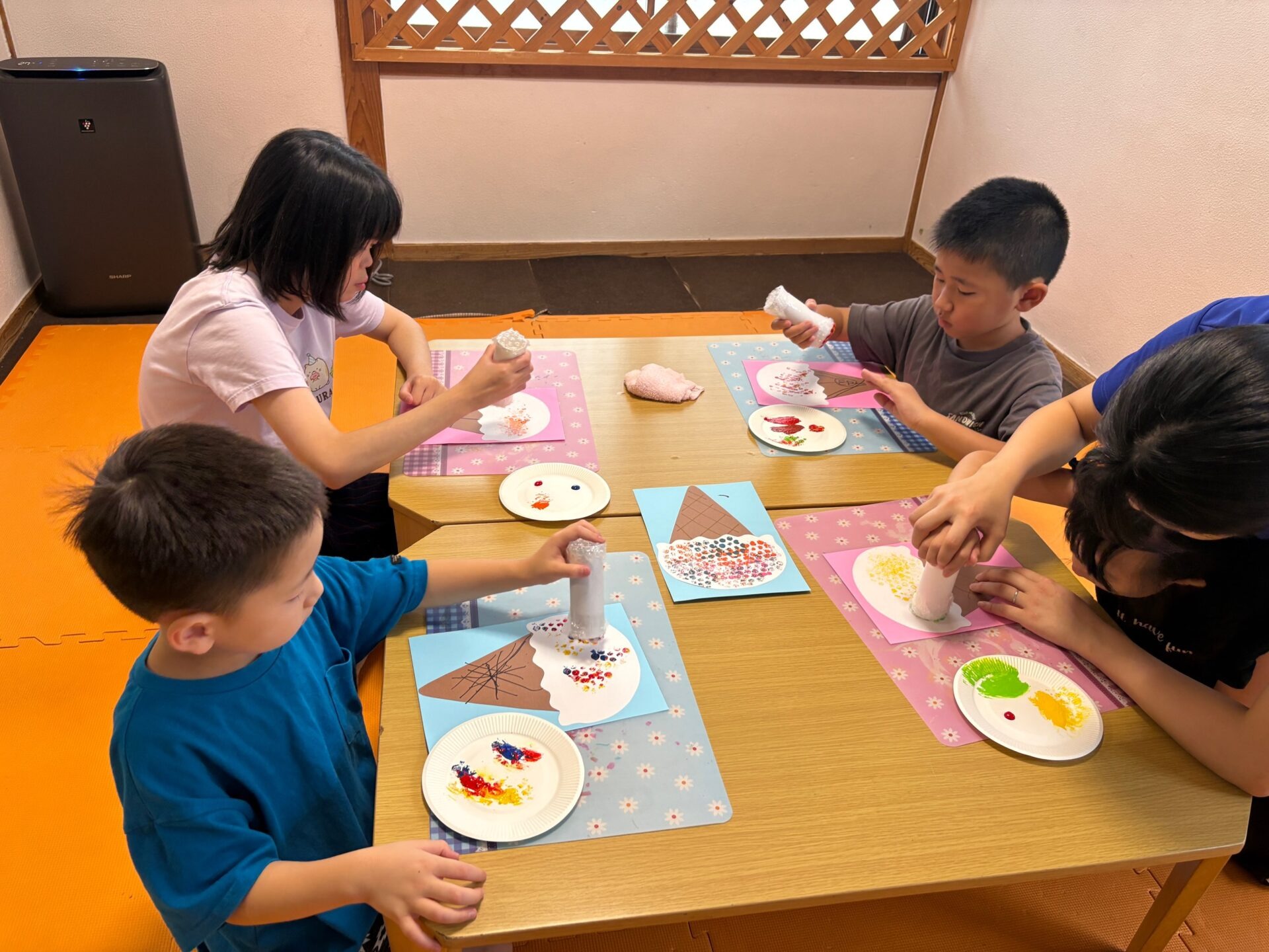 8月19日(火)  アイスクリーム制作＆3•4年生野外活動