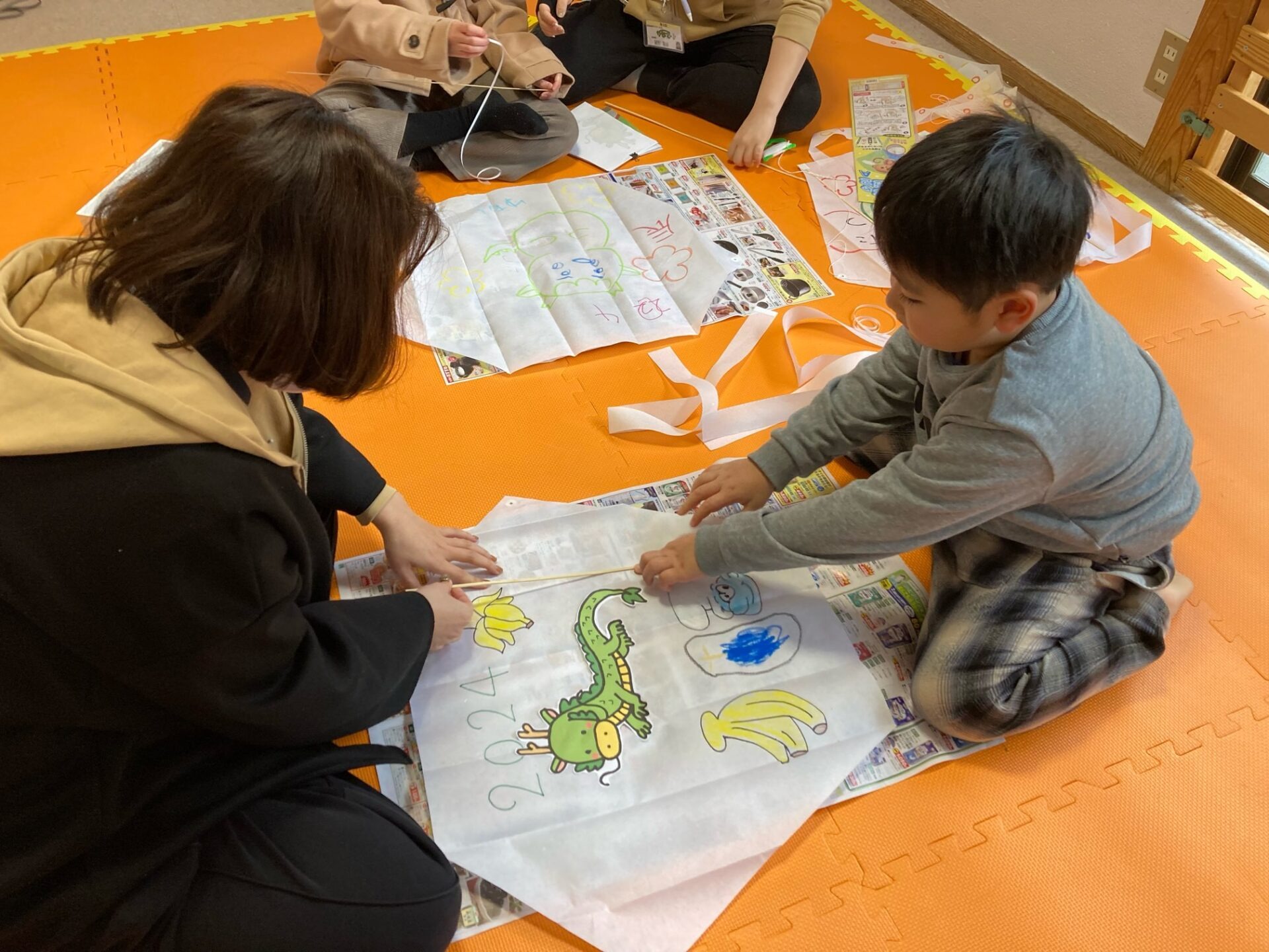 1月6日(土)  凧作り