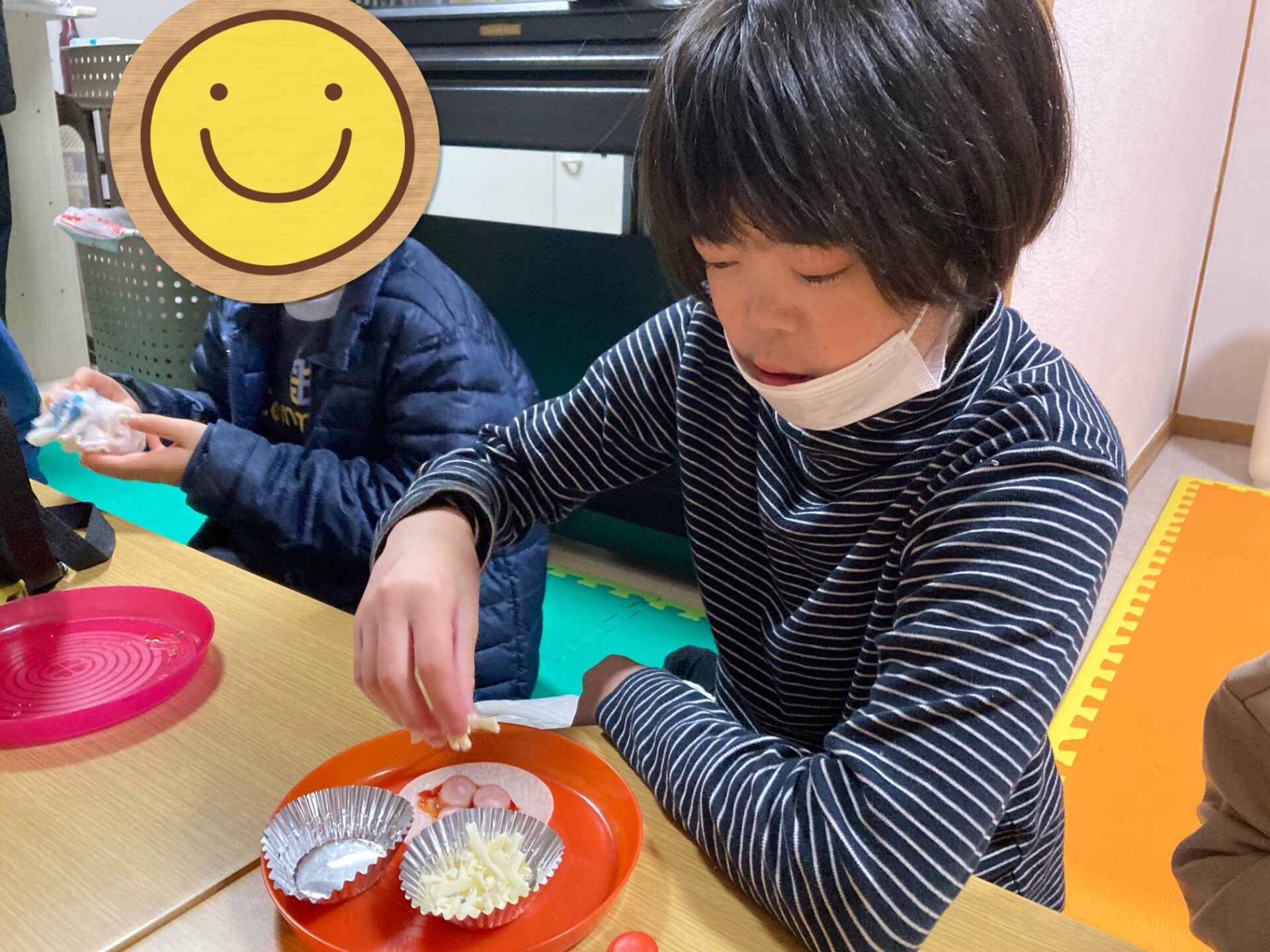 11月30日(木)  餃子ピザ作り