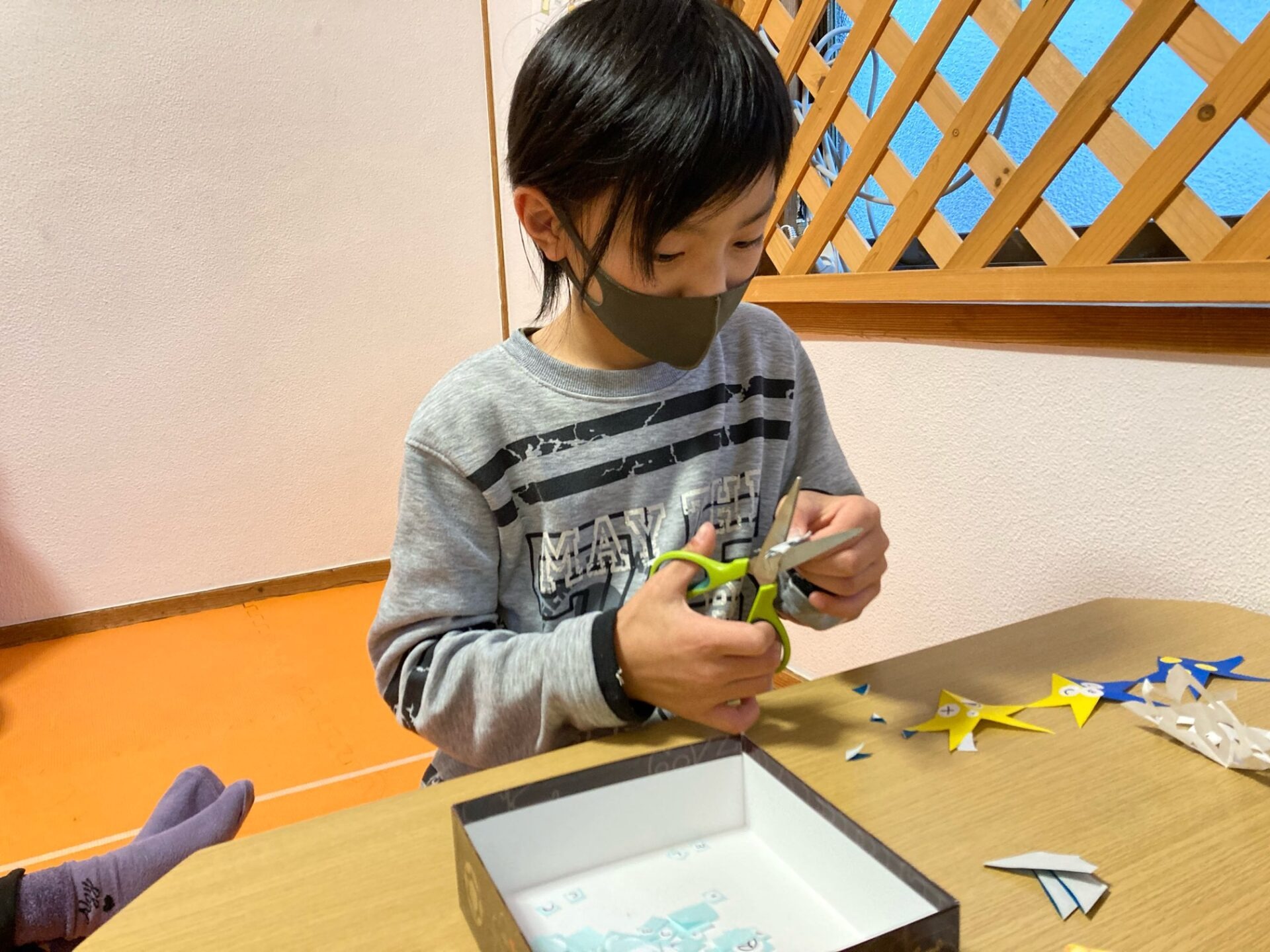 11月12日(金)  切り絵をやってみよう