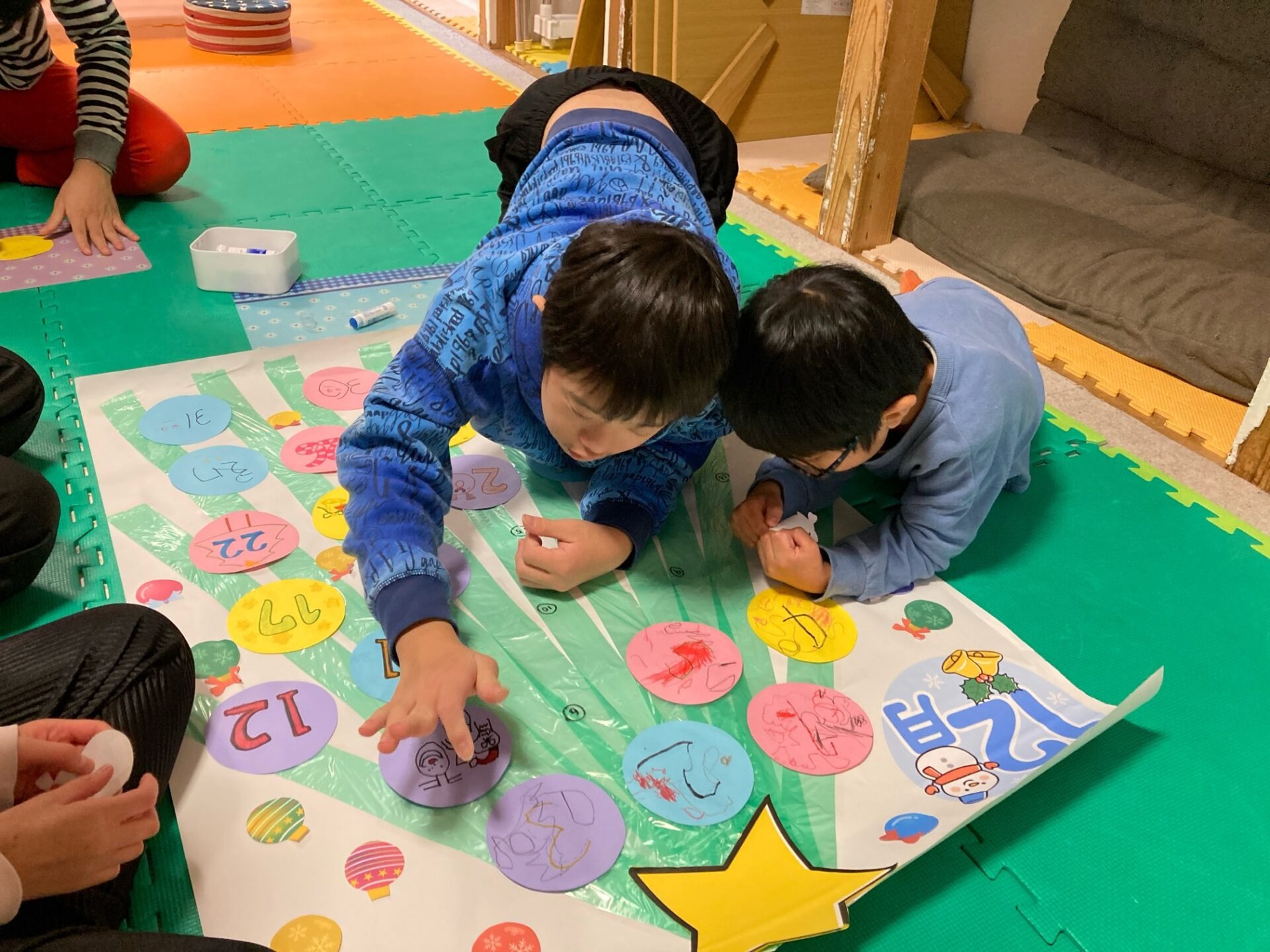 11月16日(土)  12月のカレンダー制作