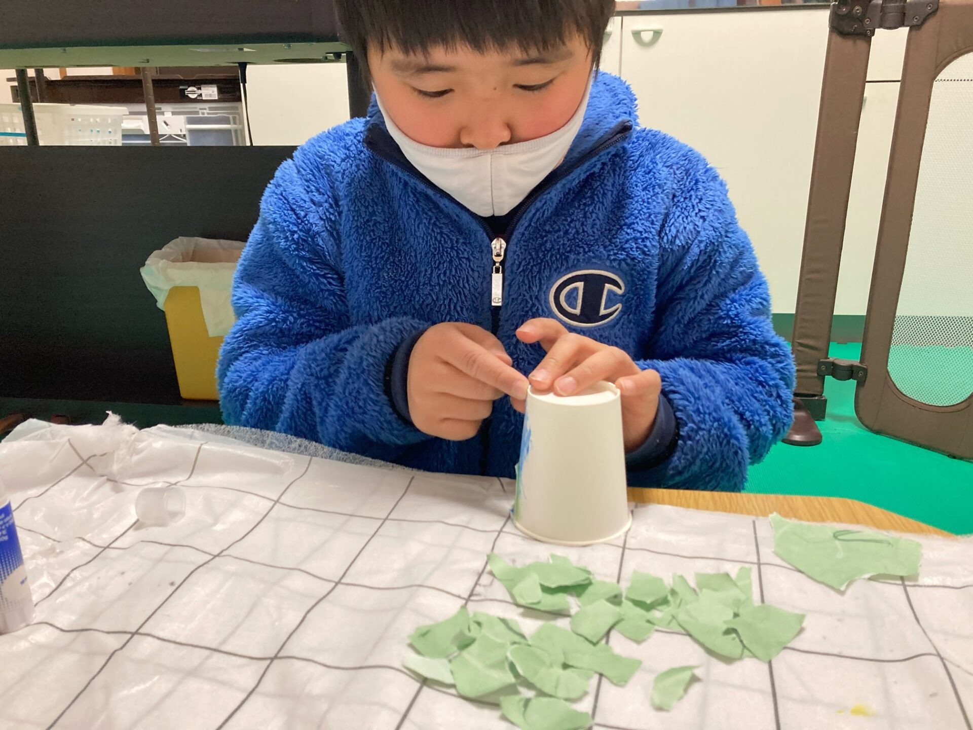 3月8日(火)  紙コップひな人形制作