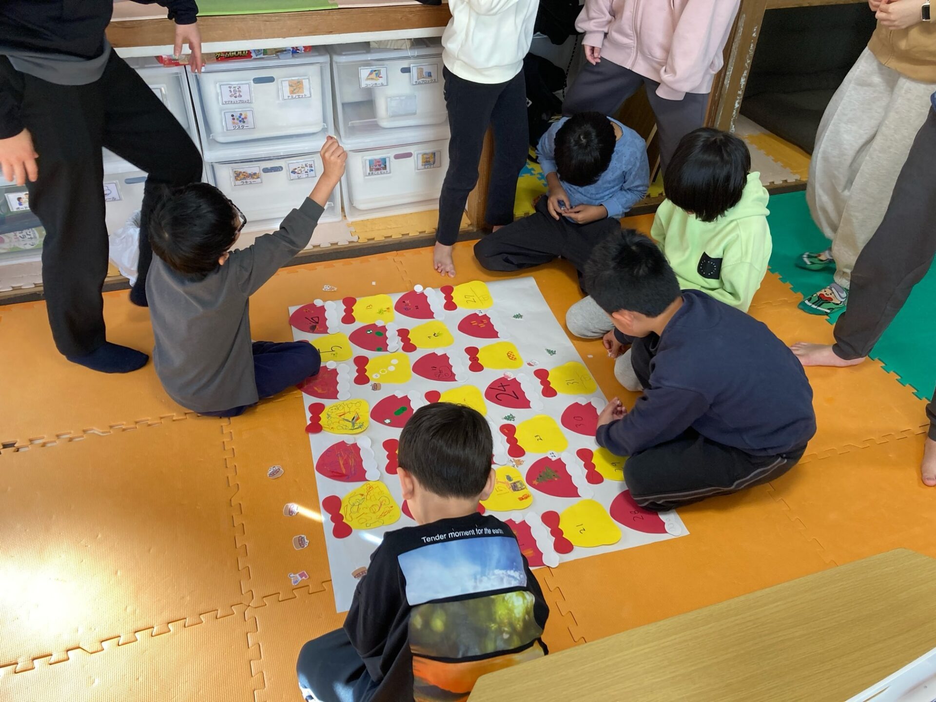 11月29日(土)  12月のカレンダー制作