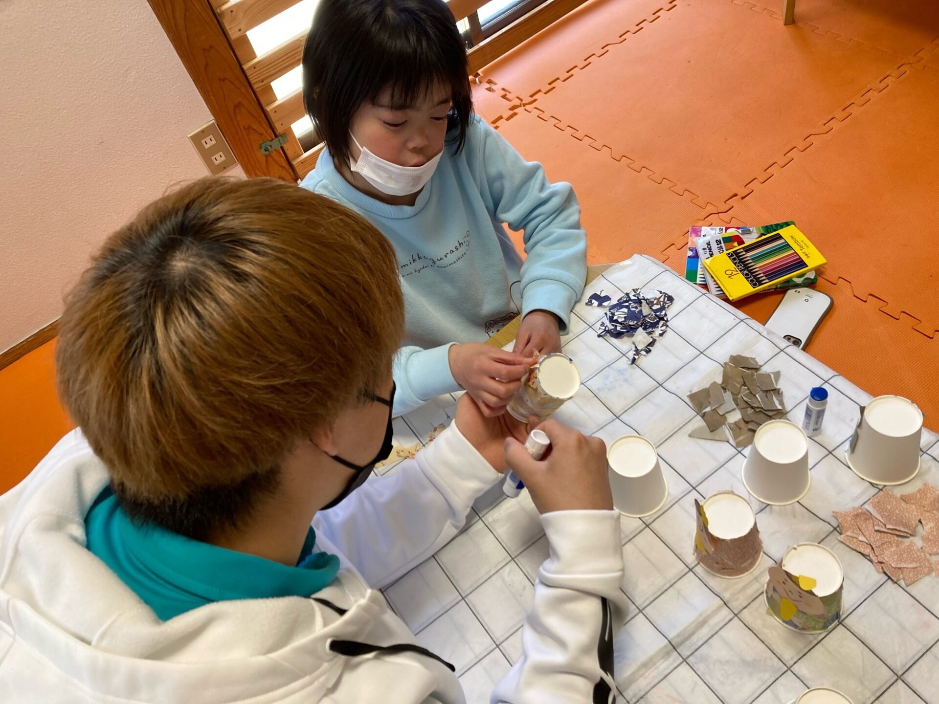 3月3日(木)  紙コップひな人形制作