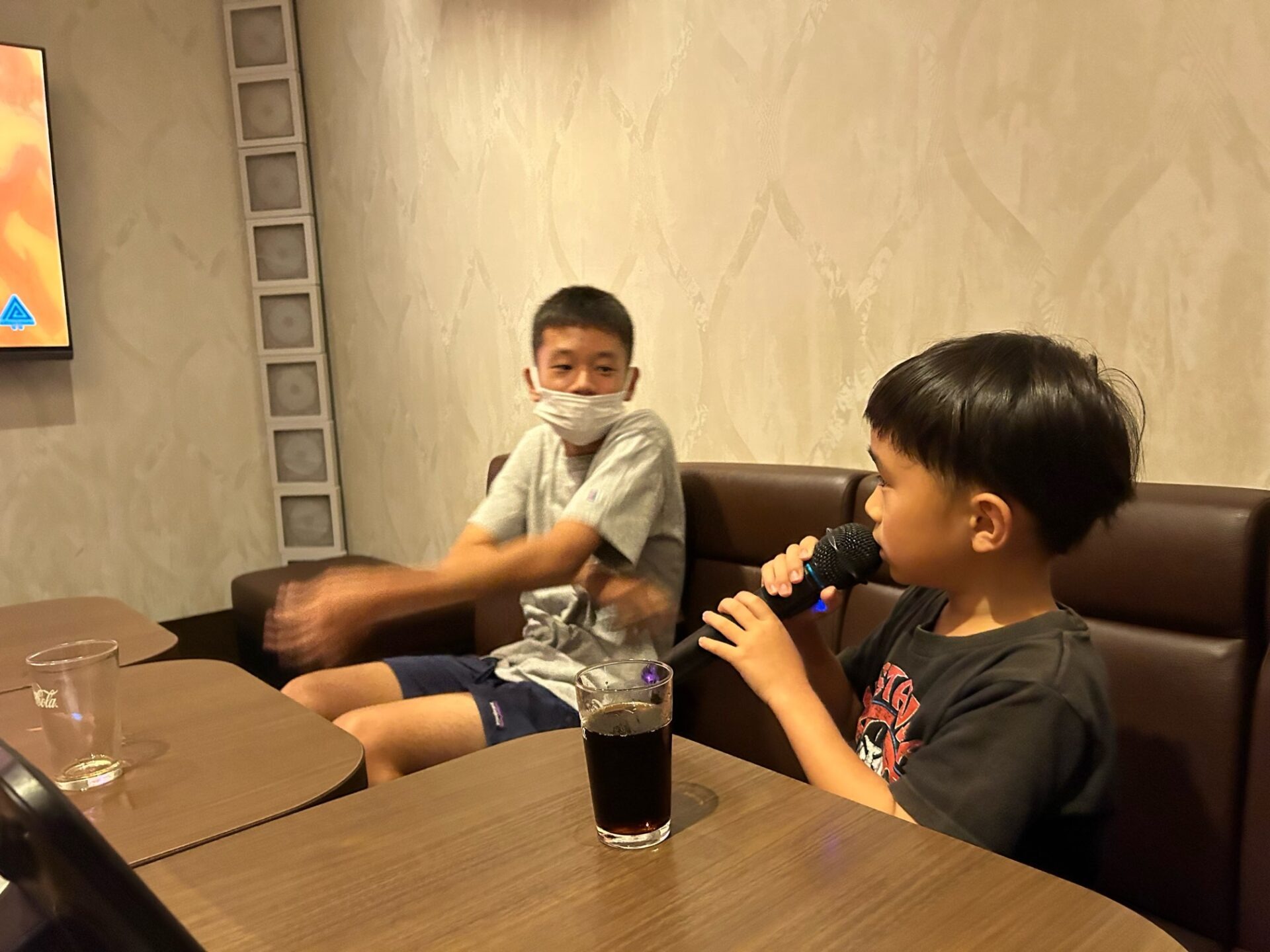 8月8日(火)  カラオケに行こう