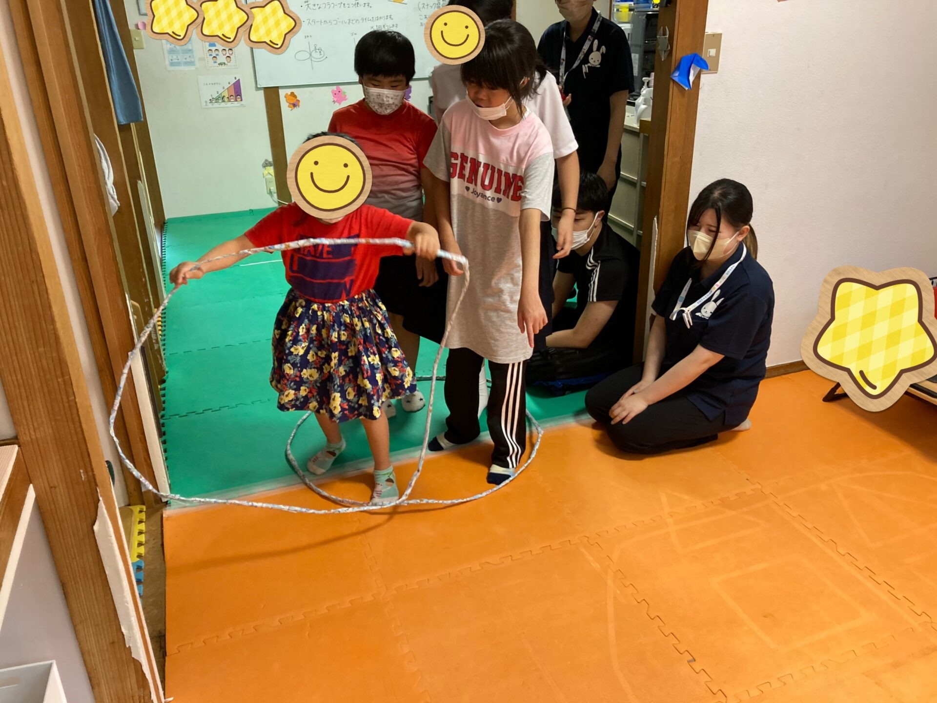 7月14日(木)  フラフープ渡り競争