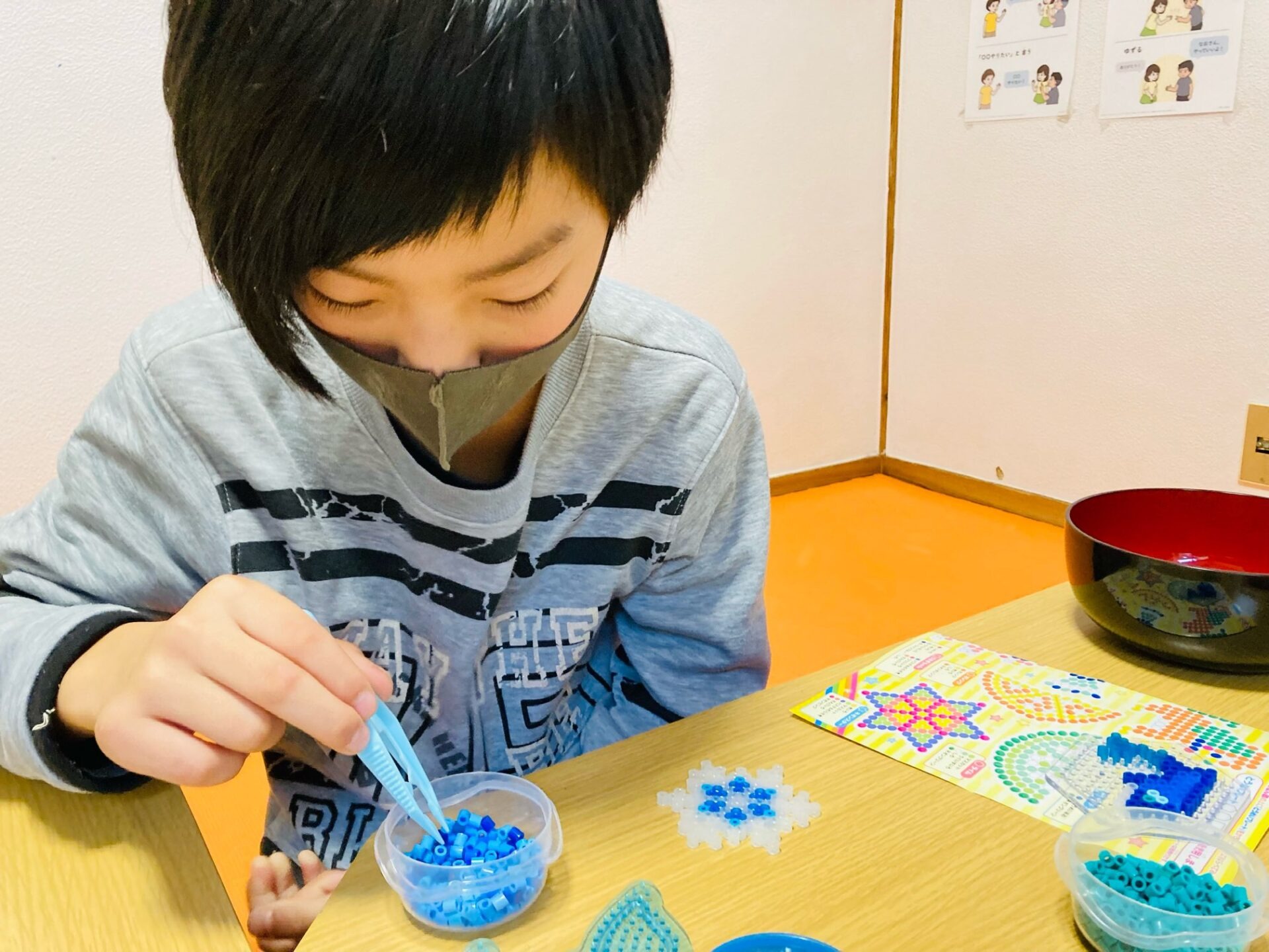 12月18日(土)  アイロンビーズ制作