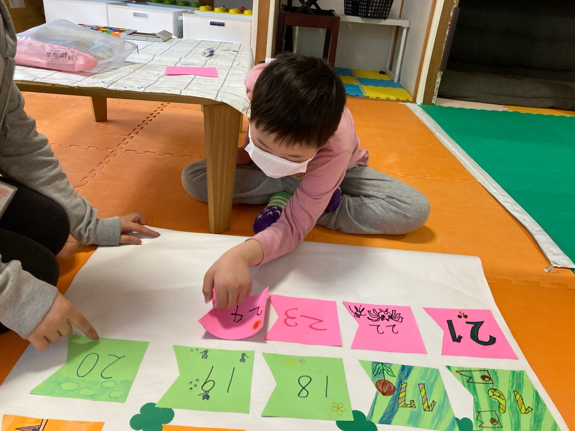 4月25日(月)  5月のカレンダー制作