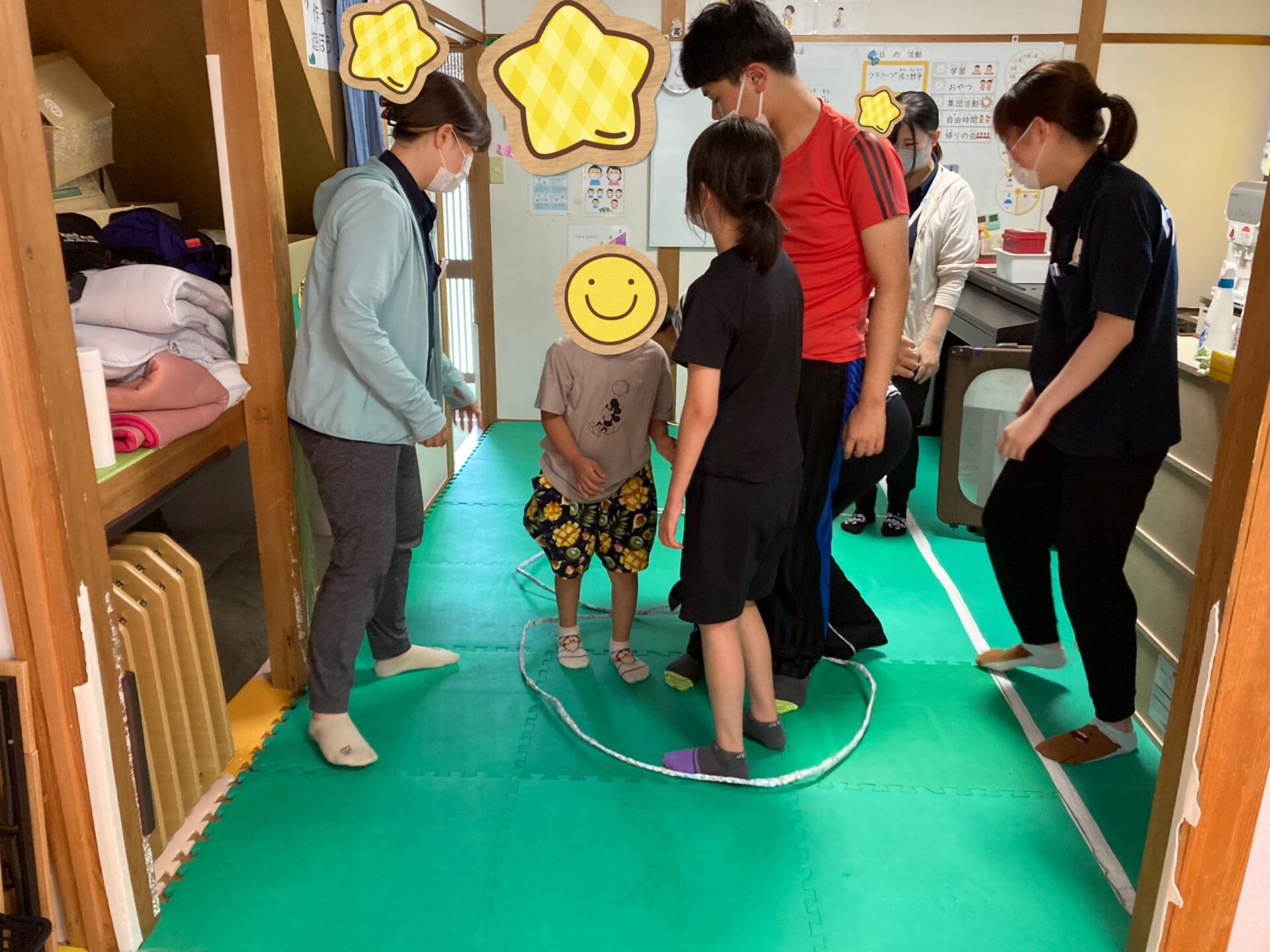 7月6日(水)  フラフープ渡り競争