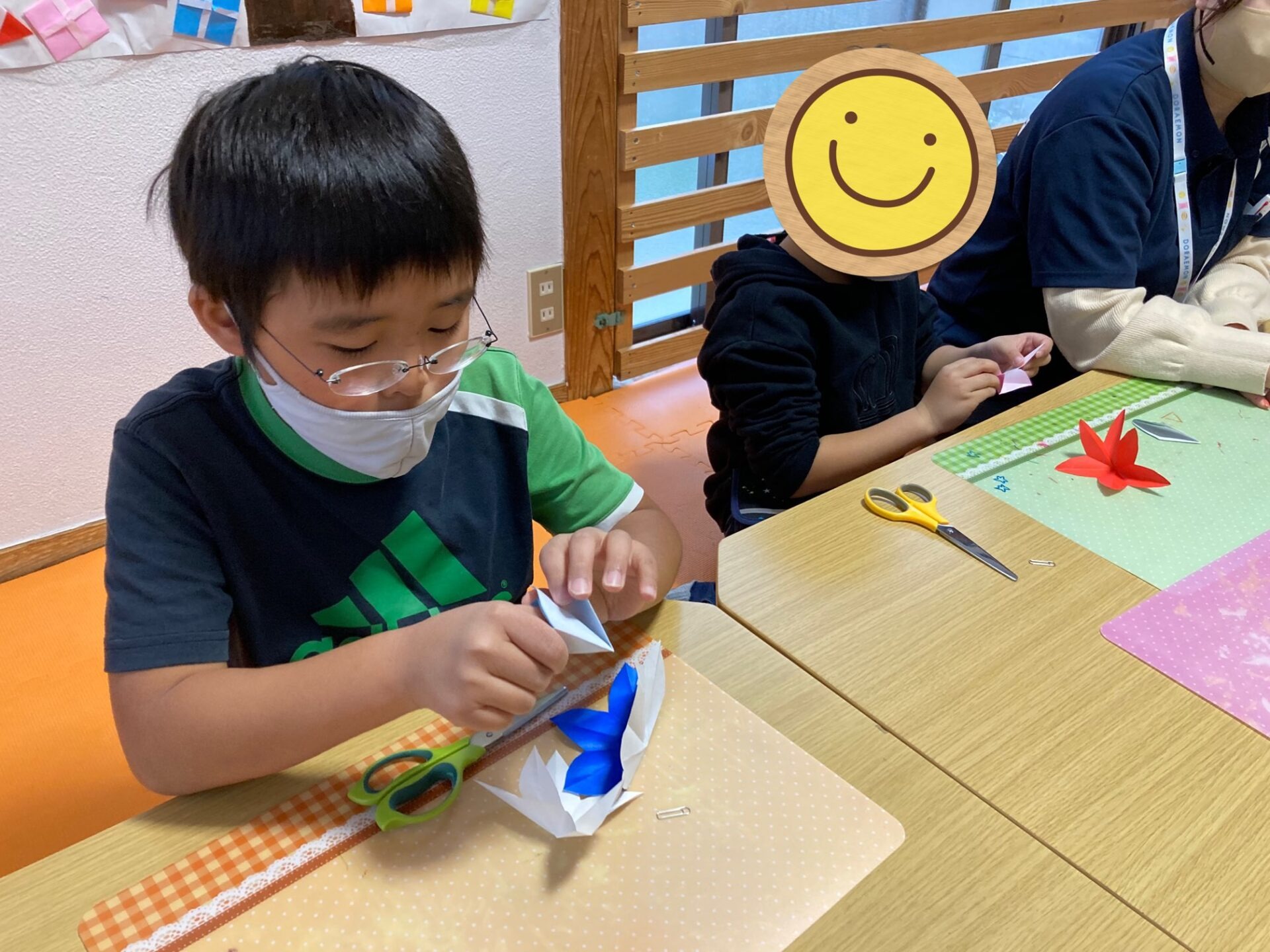 12月7日(水)  ポインセチア制作