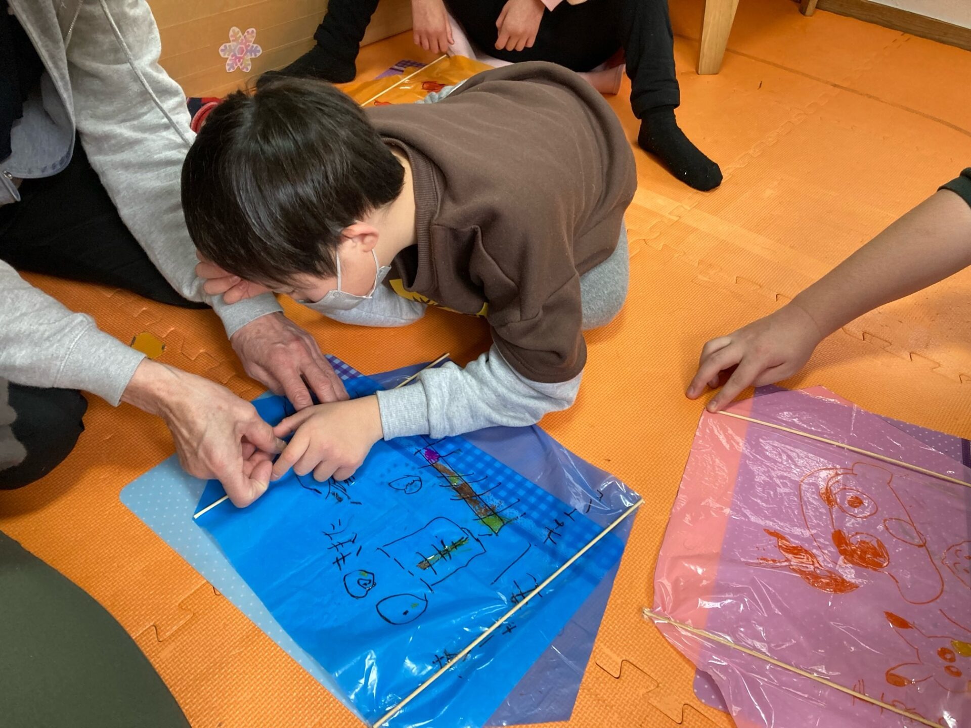 1月5日(木)  凧作り