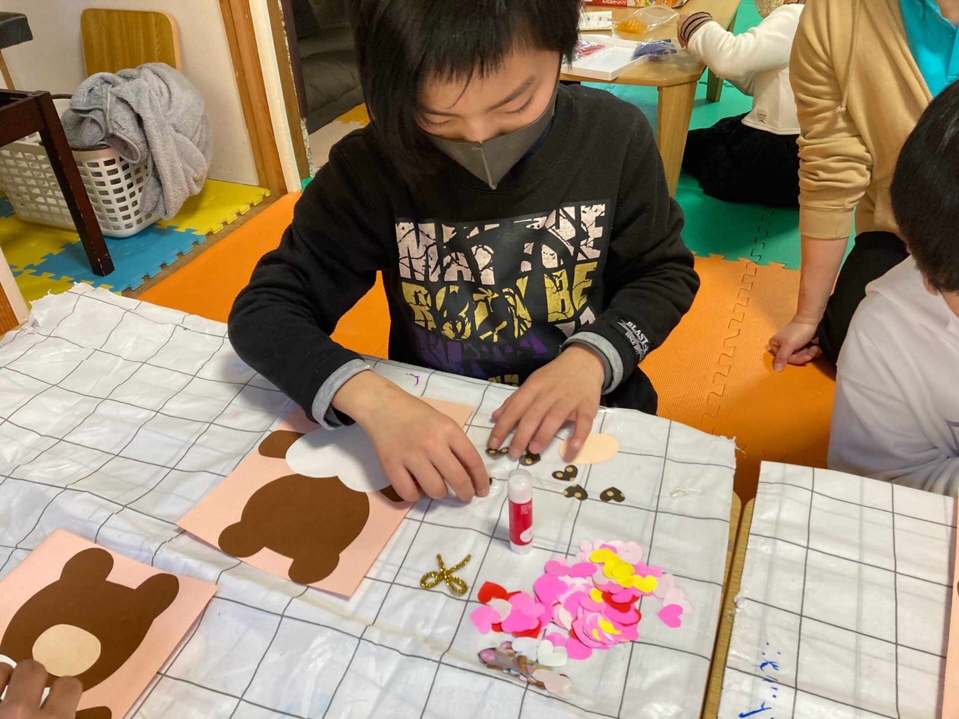 2月14日(月)  バレンタインくまさん制作