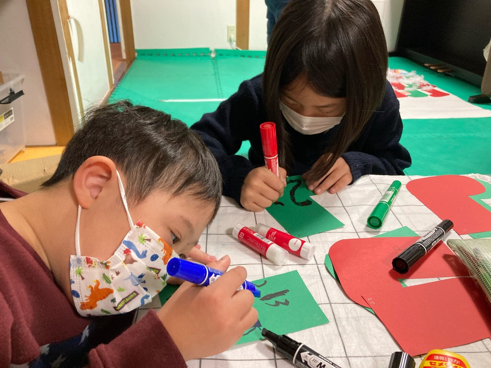 11月24日(水)  12月のカレンダー制作