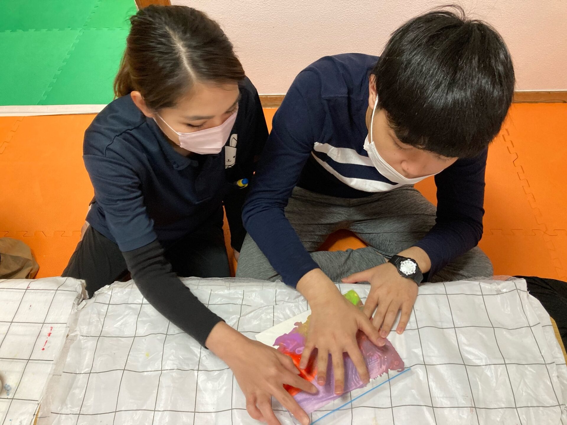 4月11日(月)  イースター制作