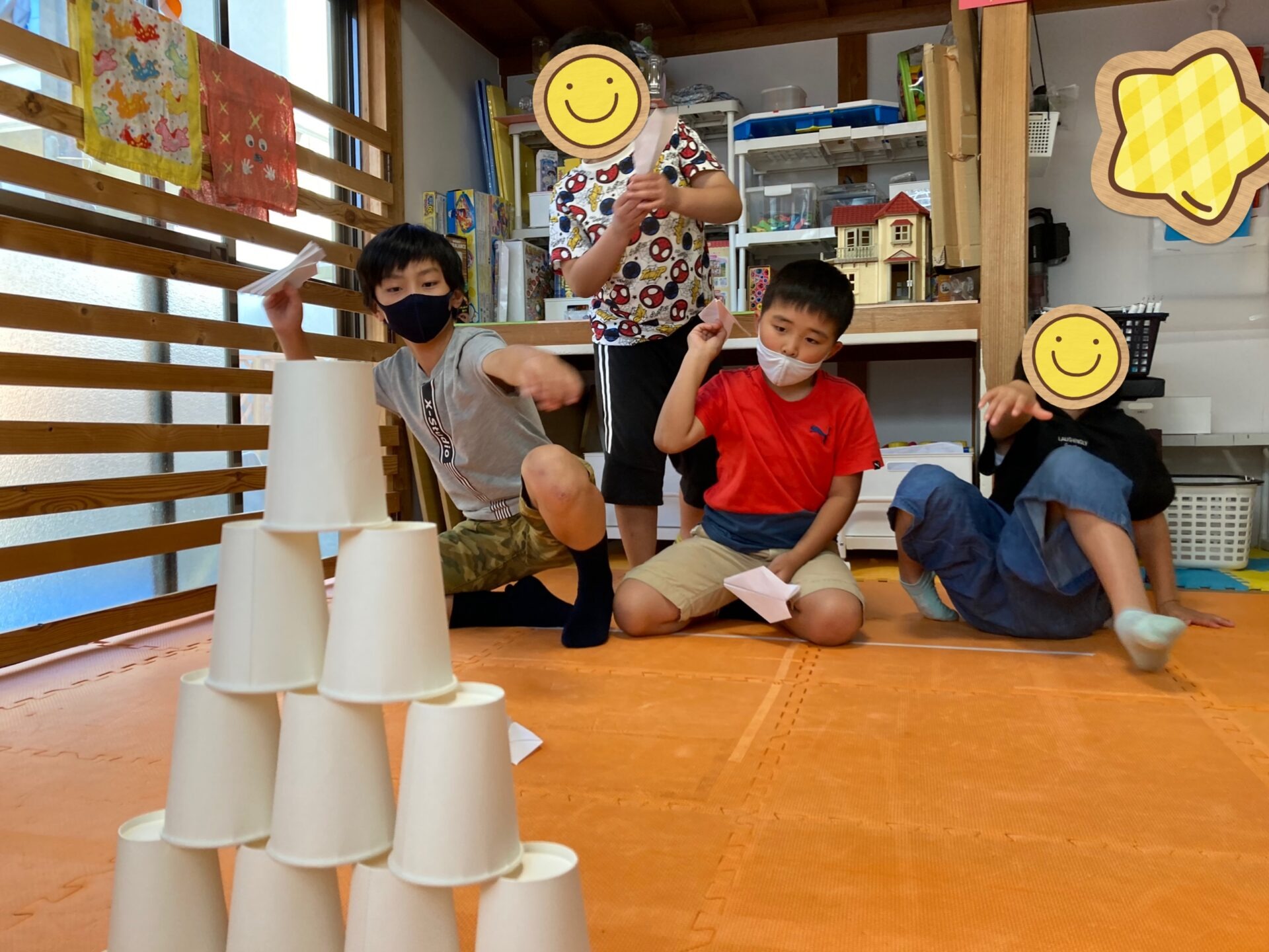 6月3日(金)  紙飛行機で狙え！紙コップタワー