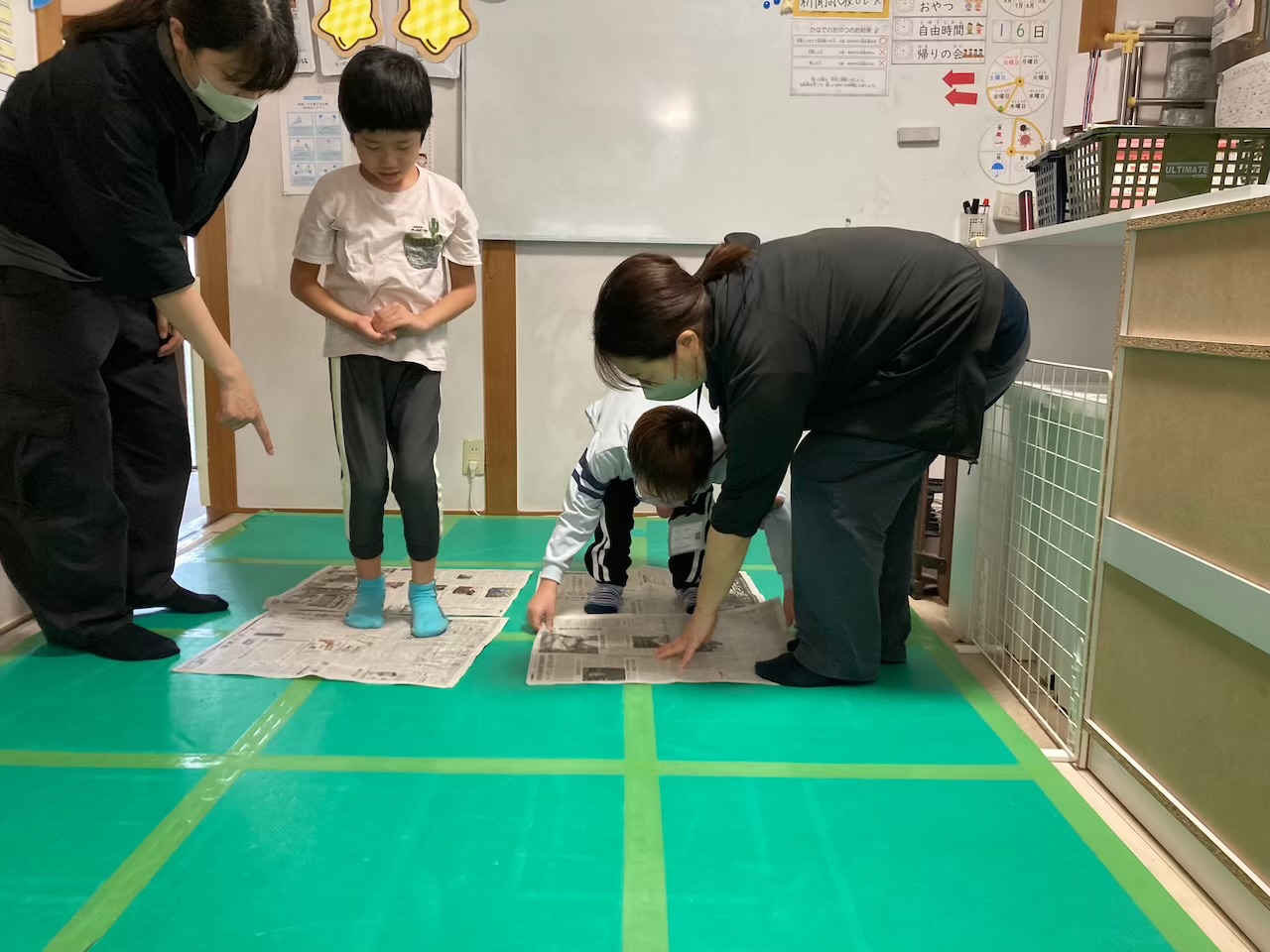 10月16日(金)  新聞紙渡しレース