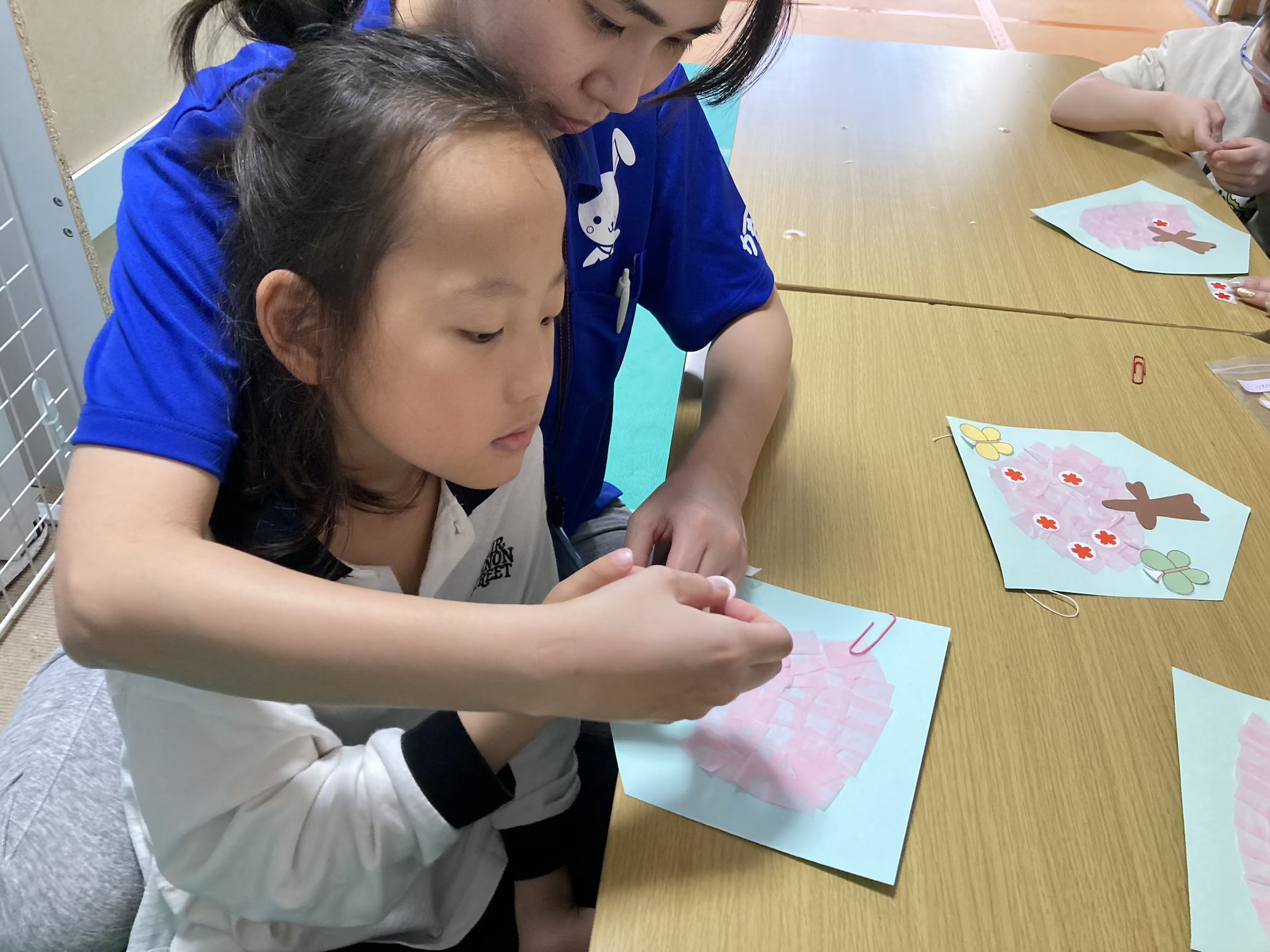 4月27日(月)  桜のタペストリー制作