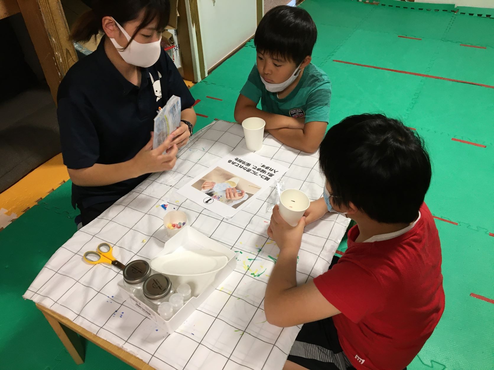 8月11日(水)　芳香剤作り