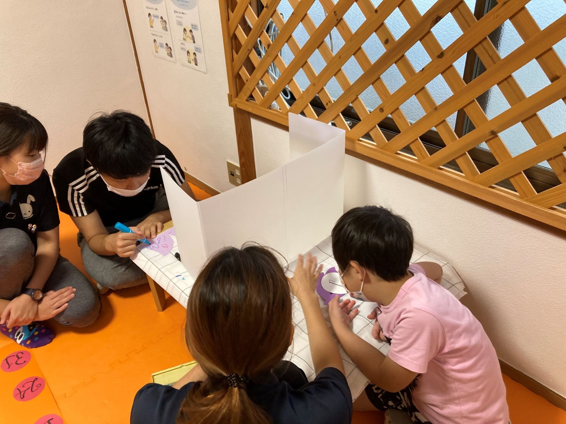 9月28日(火)　10月のカレンダー制作